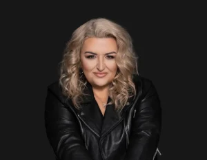 Sierra sits down with Val Vee - A strong woman with enough confidence to share